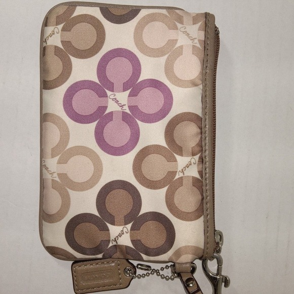 Coach Wristlet Clover Print - Picture 6 of 16